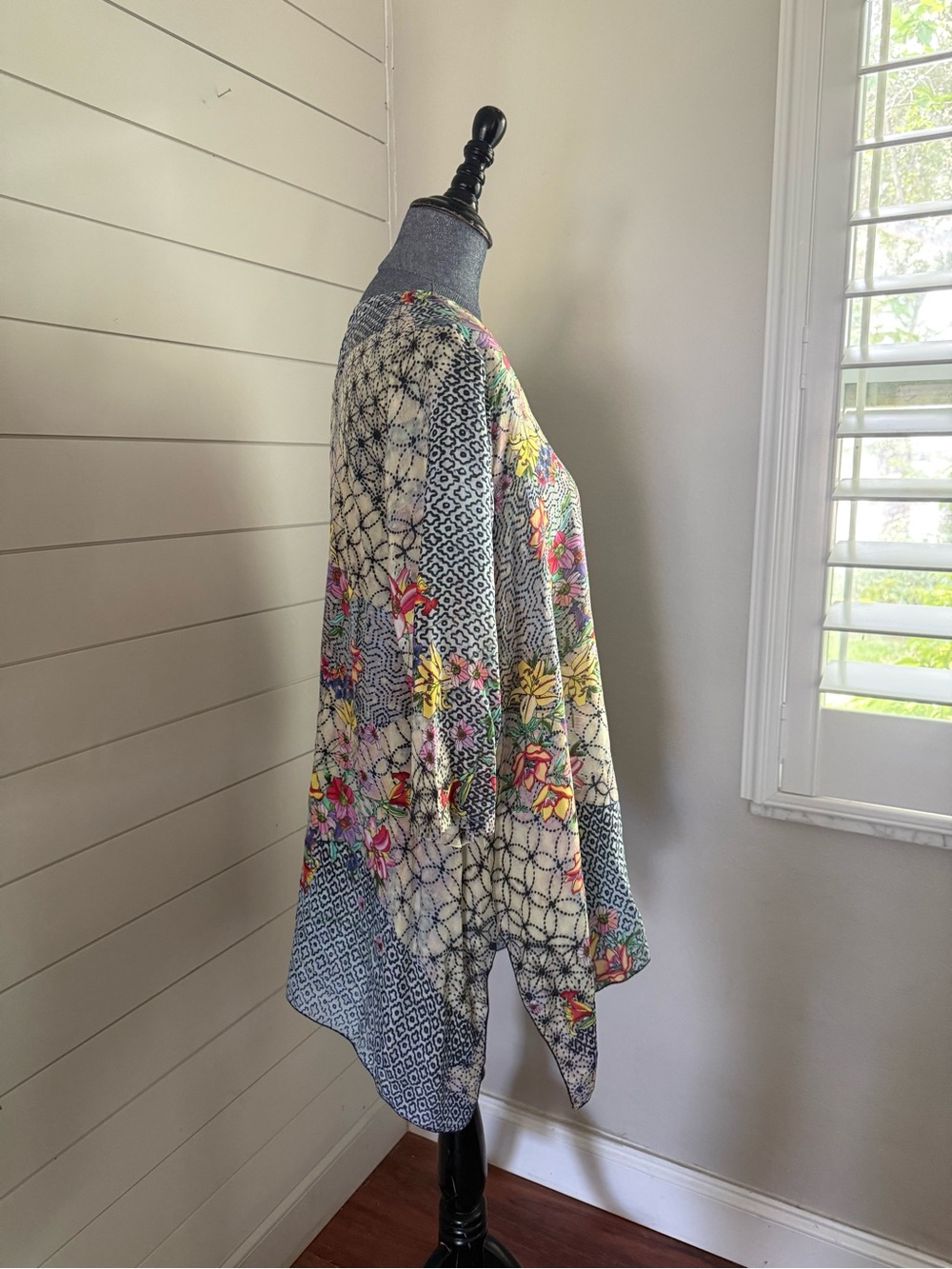 Johnny Was Silk Blouse - Picture 3 of 7